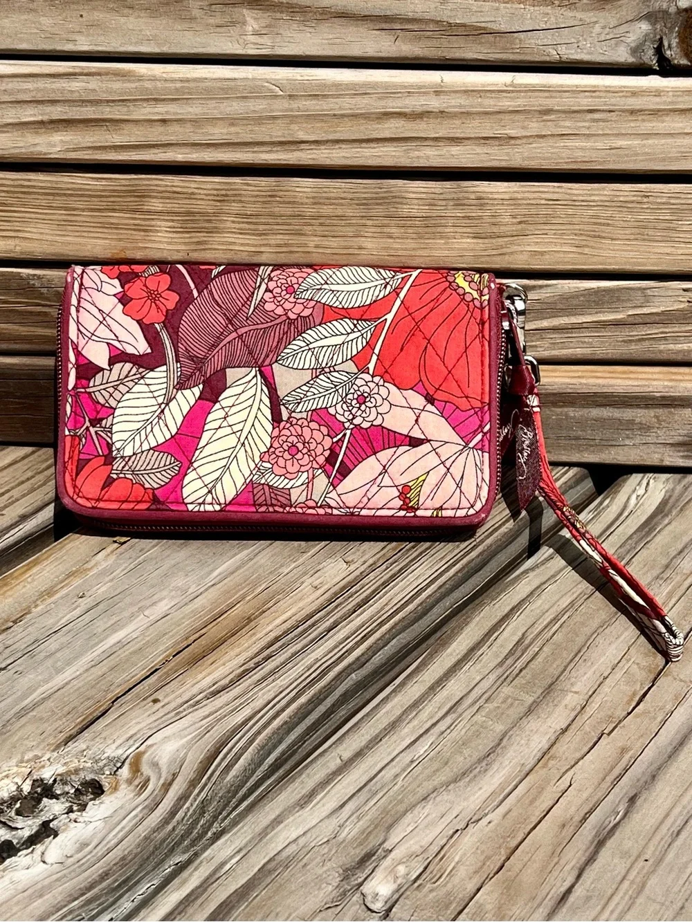 •Very Bradley Accordion Zippered Wristlet! VGUC!